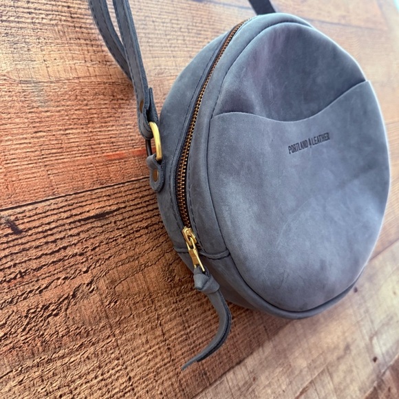 NWOT Portland Leather Almost Perfect Circle Large Crossbody Bag - Picture 6 of 10